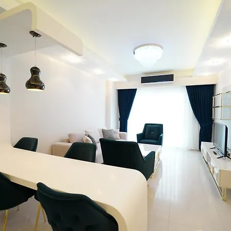 Azura Park Residence شقة *