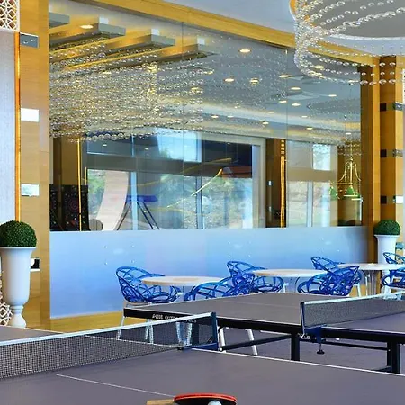 Azura Park Residence *