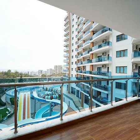 Azura Park Residence شقة *